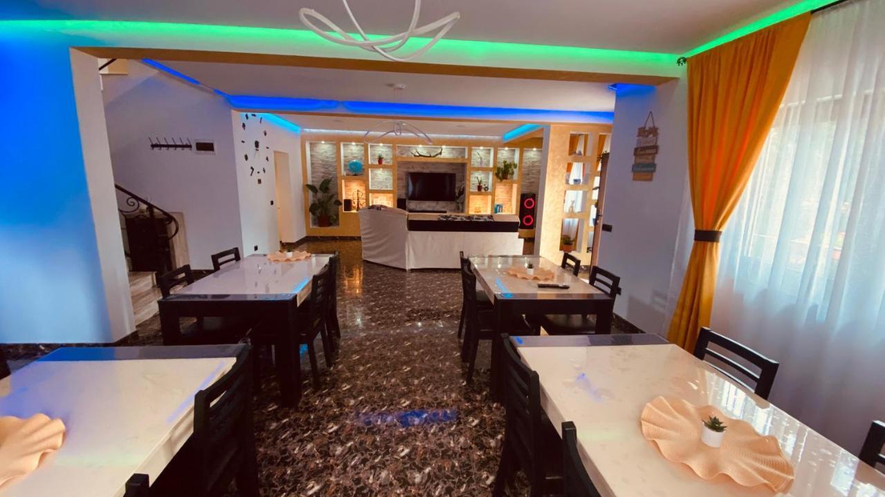 Casa Dintre Brazi Homestay *